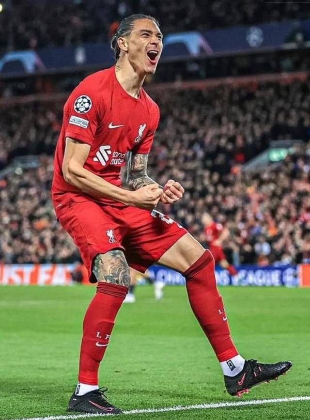 阿贾克斯新晋球星闪耀登场，成为球队未来希望的简单介绍