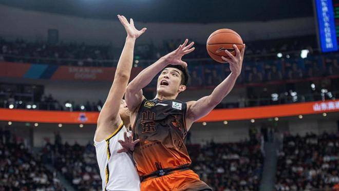 包含山东男篮运气扑朔迷离，决胜时刻紧张的词条