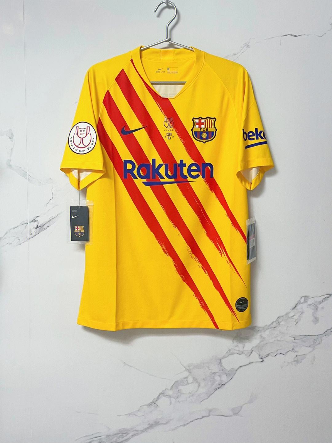 Karsa迎来十二赛季高光表现，巴塞罗那球迷沸腾！的简单介绍